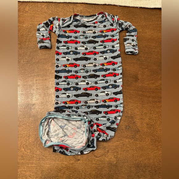 Posh Peanut Miles Print Zippered Sleep Gown - Picture 3 of 4
